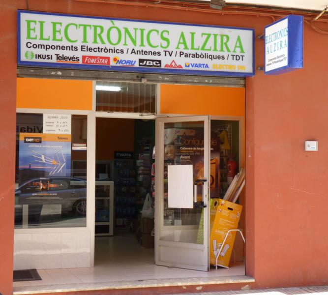 Electrònics Alzira ha cambiado la ubicación de su tienda a la  